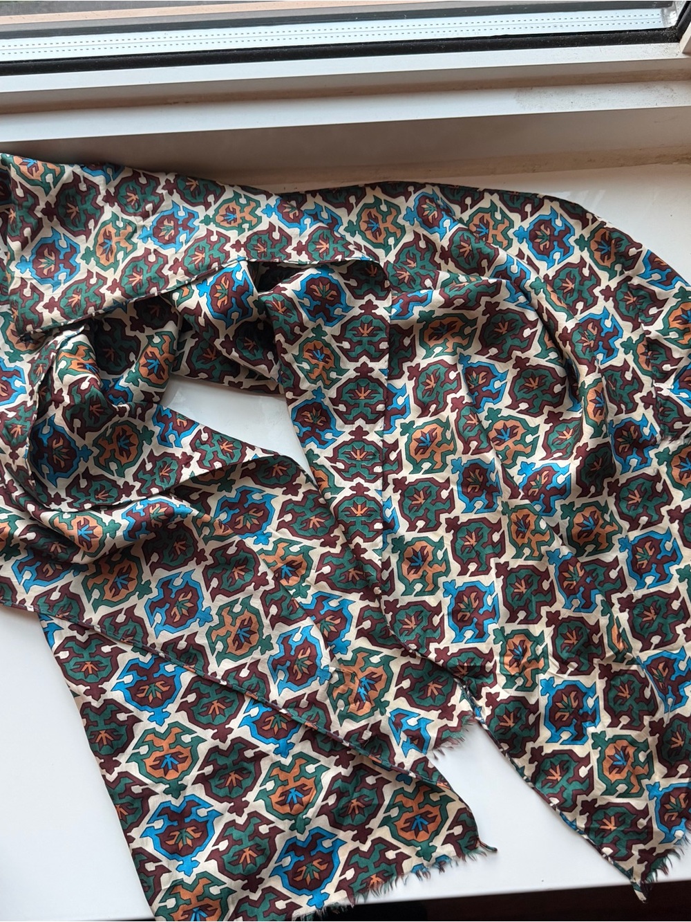 Silk scarf with retro pattern